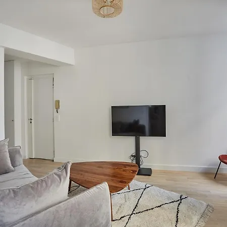 Apartment Center Of Paris By Studio Prestige Exterior photo