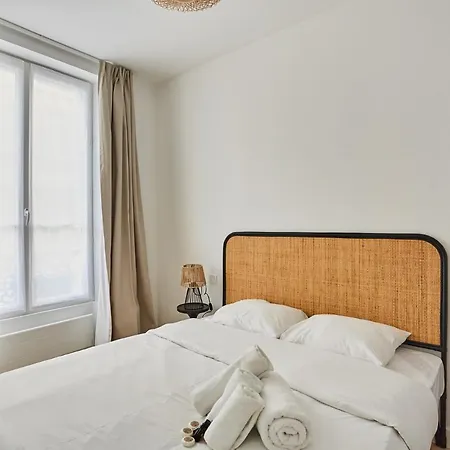 Apartment Center Of Paris By Studio Prestige Exterior photo