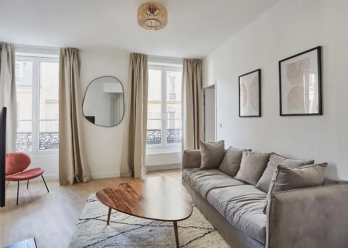 Apartment Center Of Paris By Studio Prestige